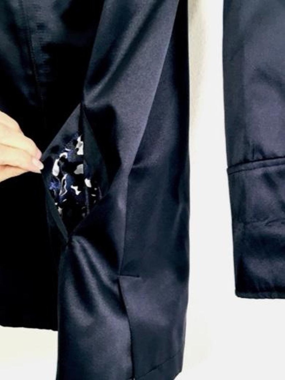 Women’s Navy Hooded Rain Jacket - Brand - Picture 7 of 7